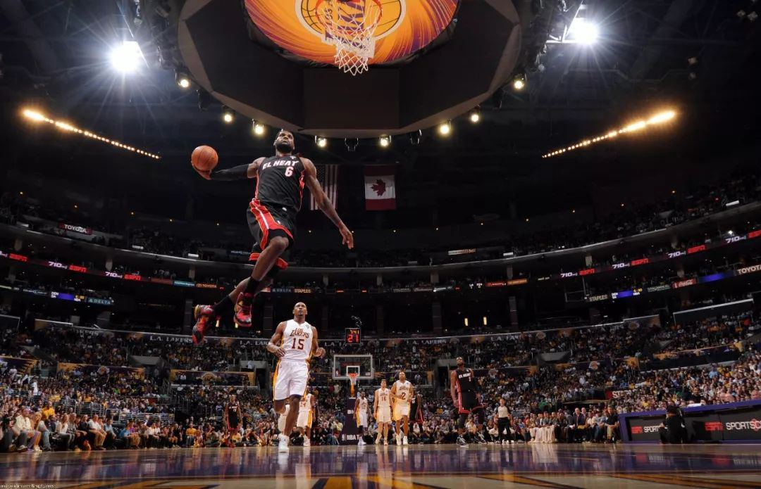 “互聯(lián)網(wǎng)+體育”場(chǎng)景是關(guān)鍵 看動(dòng)因體育、NBA、Keep如何連接線上與線下丨體育經(jīng)理人